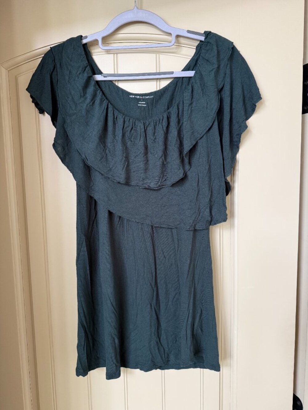 New York & Co.  Forest Green Ruffled Sleeveless Top y2k